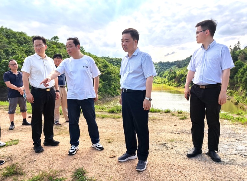 绷紧安全弦 织密防护网 李鹏程暗访督导重点领域安全工作