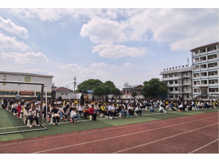 法治护航青春，平安守护校园——渌口分局南洲派出所深入校园开展法制讲座