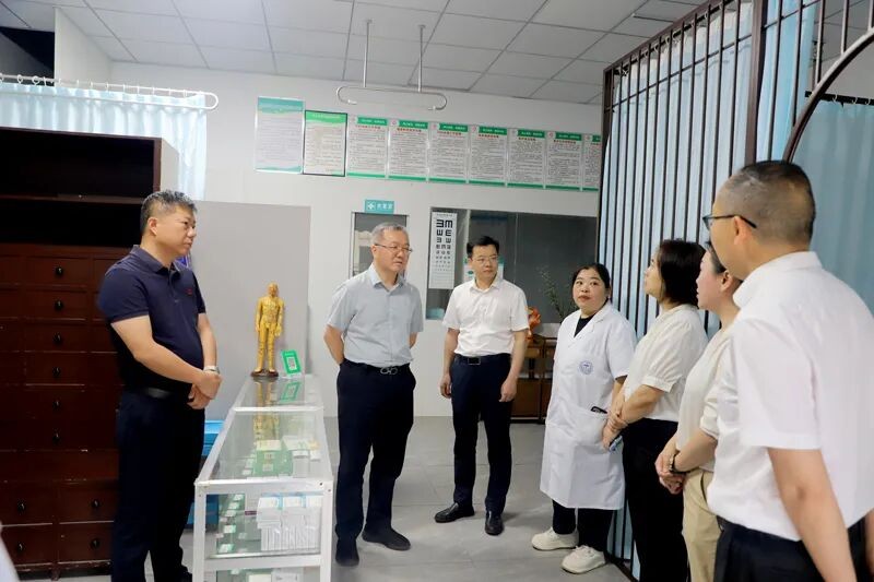 杨胜跃副市长督导农村医保资金兑付工作
