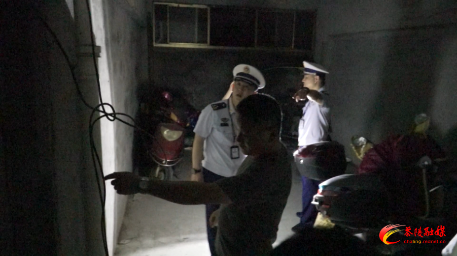 【安全强基固本攻坚】严查夜间“飞线充电” 筑牢居家安全防线