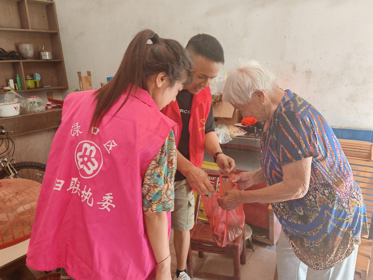 粽香传情暖民心 慈善赋能过端午—淦田社区开展端午主题公益活动