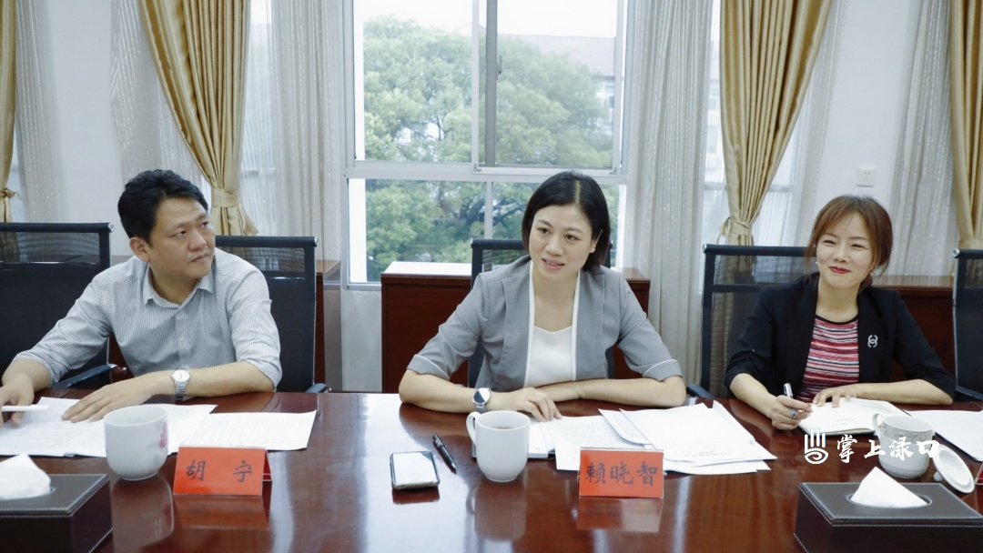 赖晓智到区委宣传部调研并召开座谈会