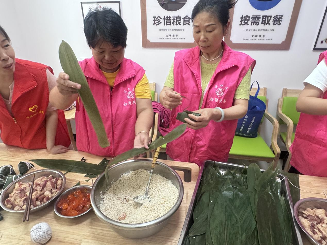 粽香传情暖民心 慈善赋能过端午—淦田社区开展端午主题公益活动