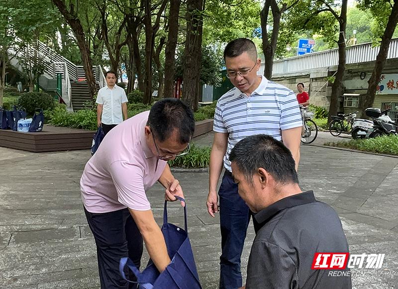 政策宣讲 清凉救助温暖人心，株洲市举行救助管理机构开放日活动