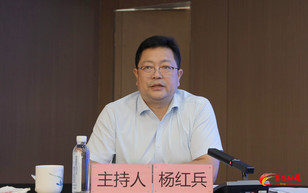 杨红兵主持中共茶陵县委理论学习中心组(扩大)2026年第六次集体学习