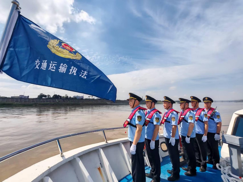 株洲交通执法部门参与全市抗洪抢险综合演练