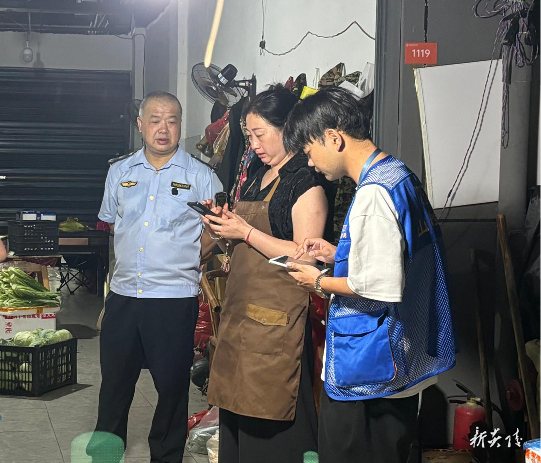县市场监督管理局开展果蔬突击抽检