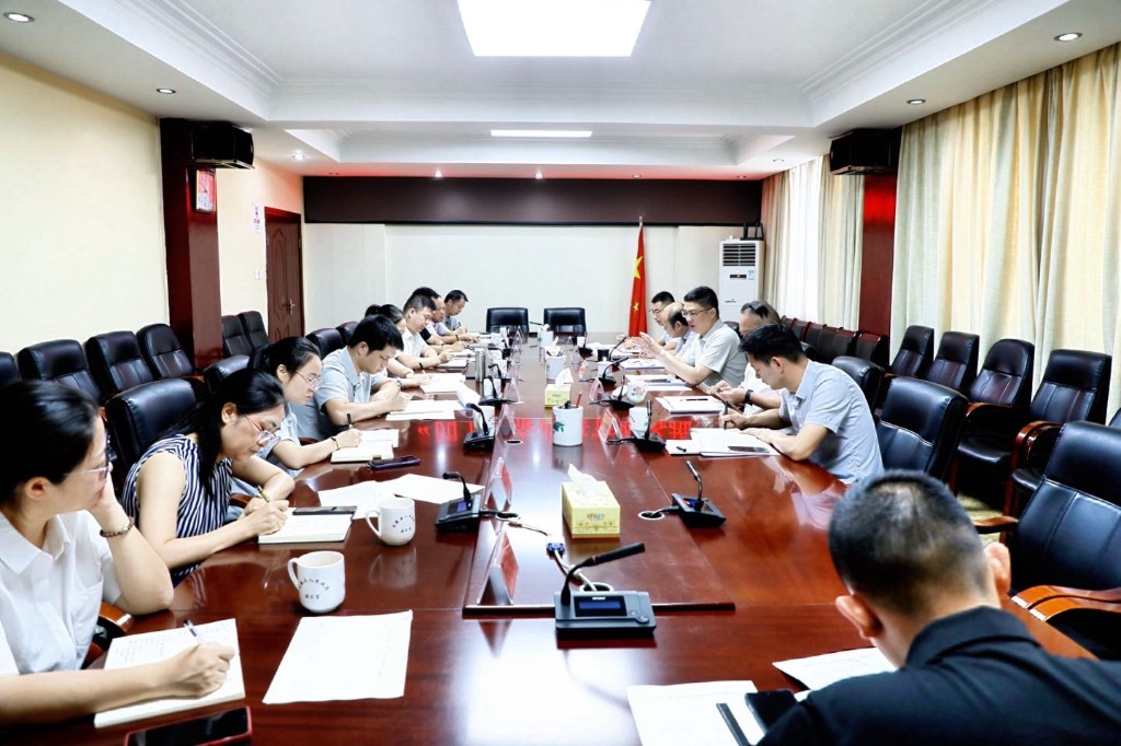 刘冠西主持召开“企业服务优化年”和“四上”企业培育推进会