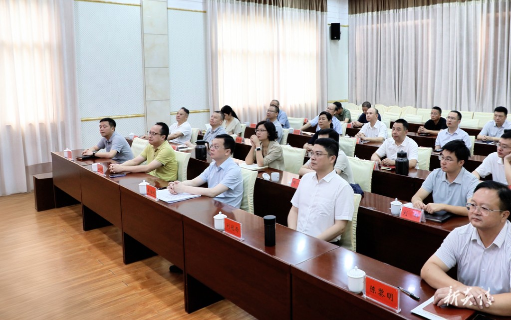 炎陵各界集中观看庆祝中国共产党成立105周年大会