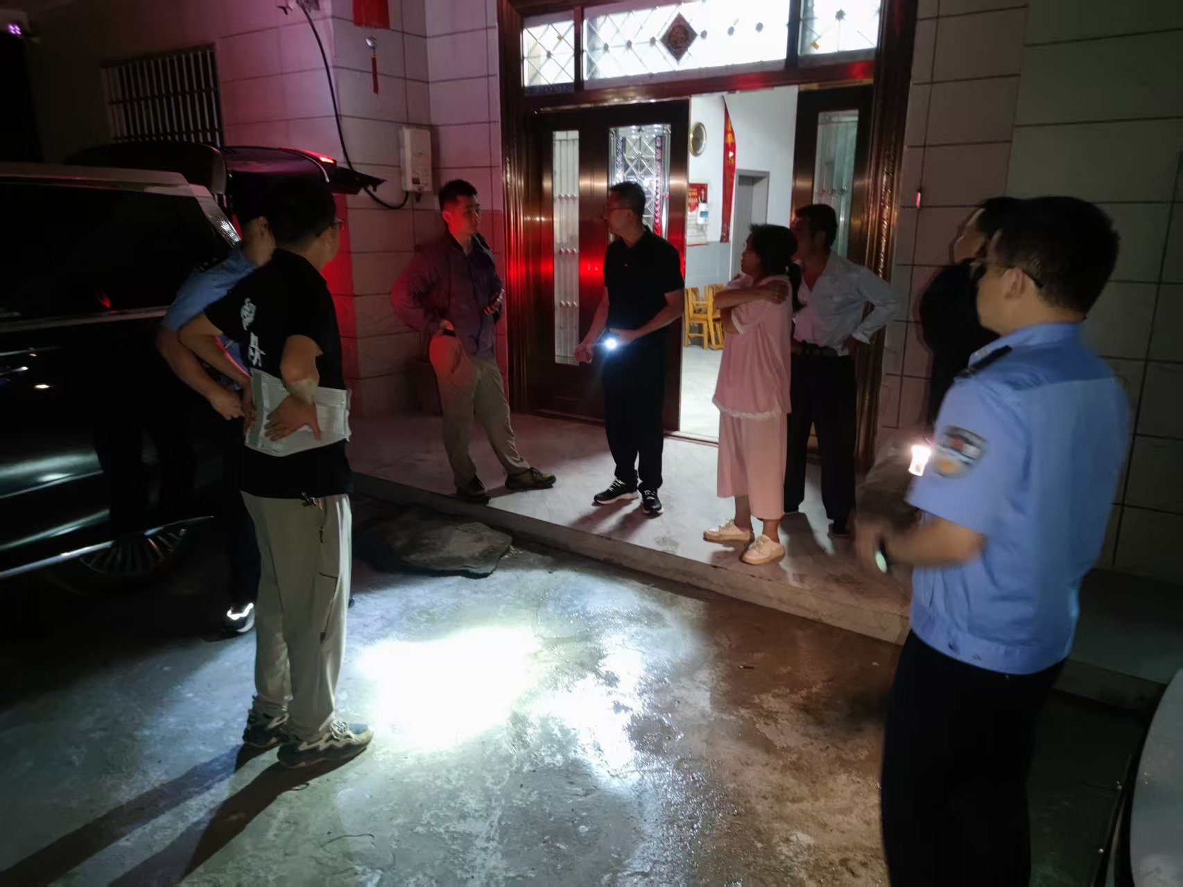 下村乡：户外登山遇险情 多方联动速救援