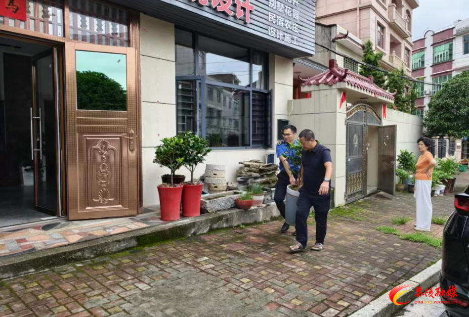 城管局：“清菜还路”办实事 微治理中见温度