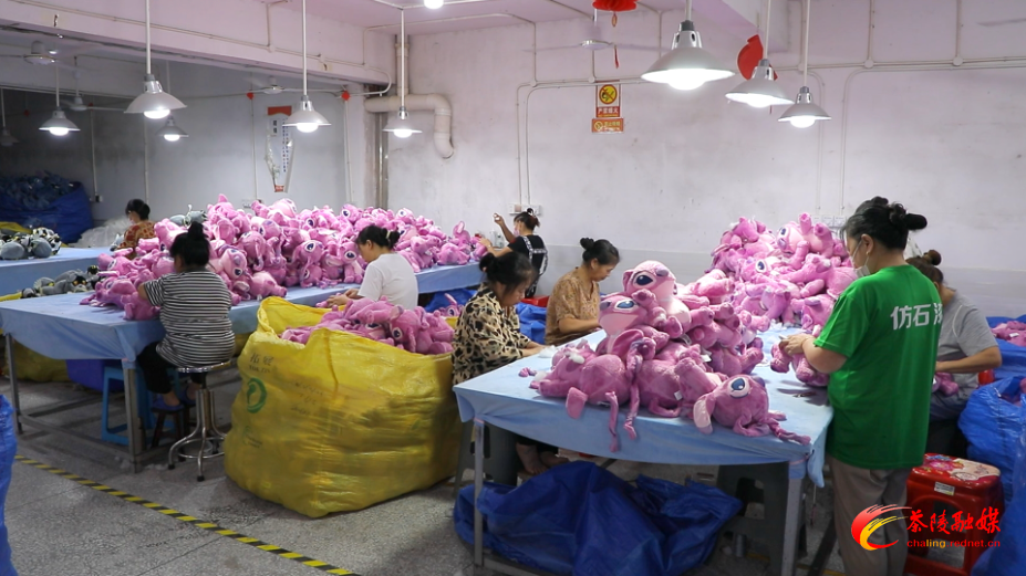 润美玩具：冲刺三季度 车间生产忙