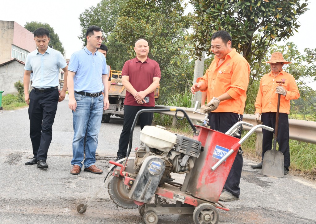 株洲市交通事务中心开展国庆节前全市普通公路安全综合督查