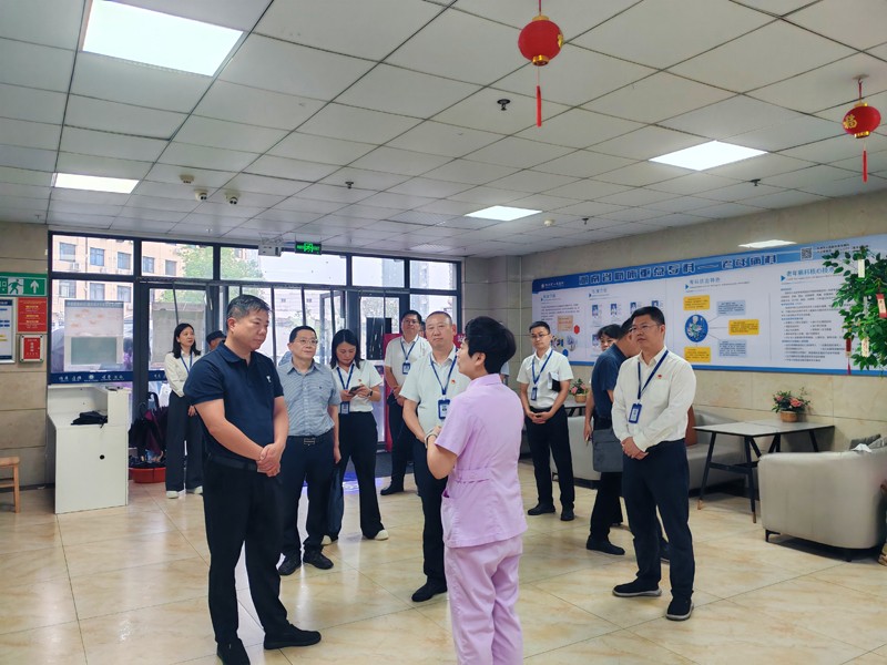 市医保局党组书记欧雷一行调研督导医院医保基金整治“突击战”工作