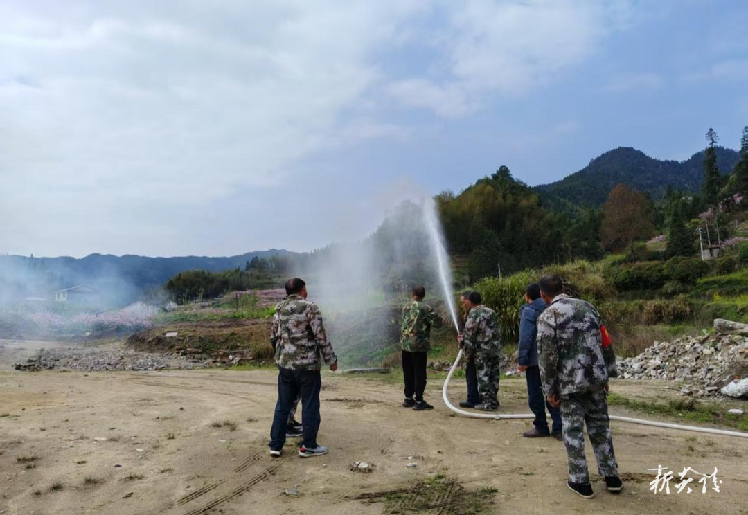 下村乡开展生态护林员秋冬季森林防火培训