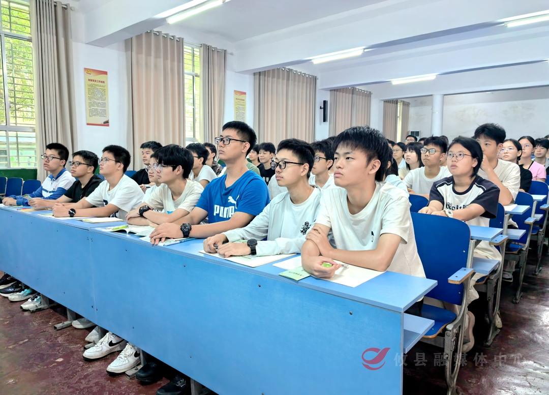 【开学第一课】《生态环境法典》进校园 绿色理念润心田