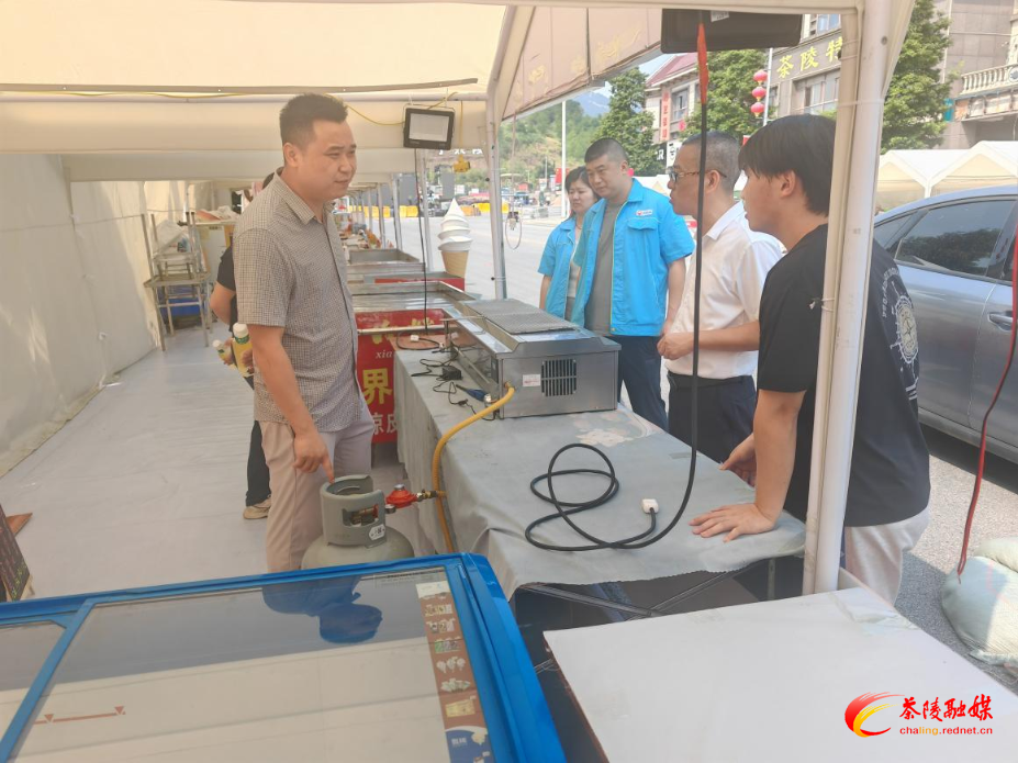 县住建局开展节前燃气安全生产专项检查