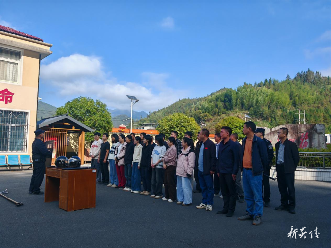 下村乡开展反恐防暴应急处突演练