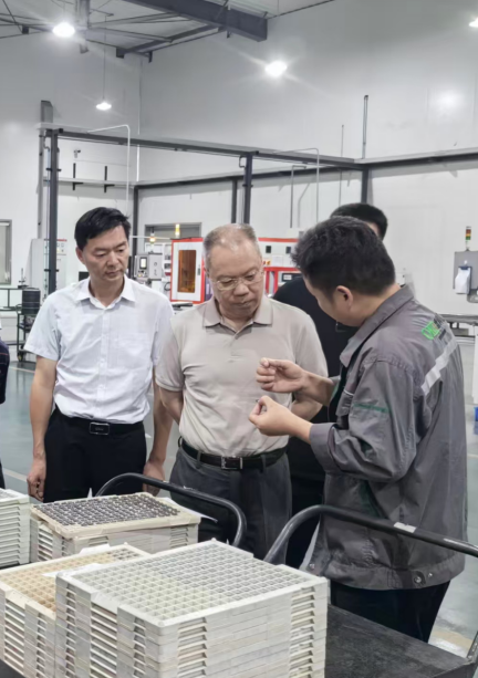 王翔到炎陵高新区经济责任审计项目组开展调研