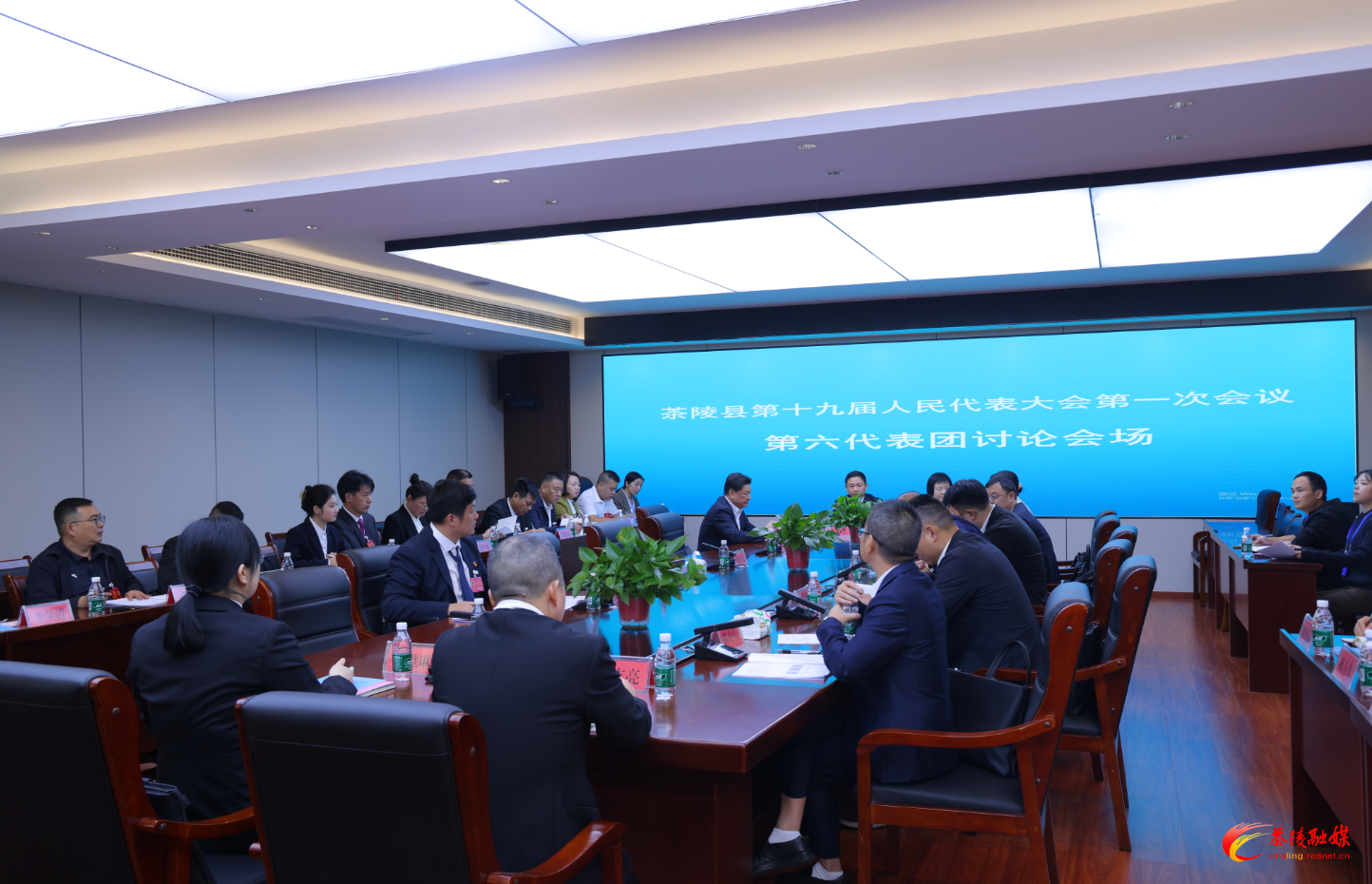 茶陵县第十九届人民代表大会第一次会议：各代表团继续开展分团讨论 杨红兵、朱毅强、王玉军、马文平、何文龙、李甜甜等领导参加