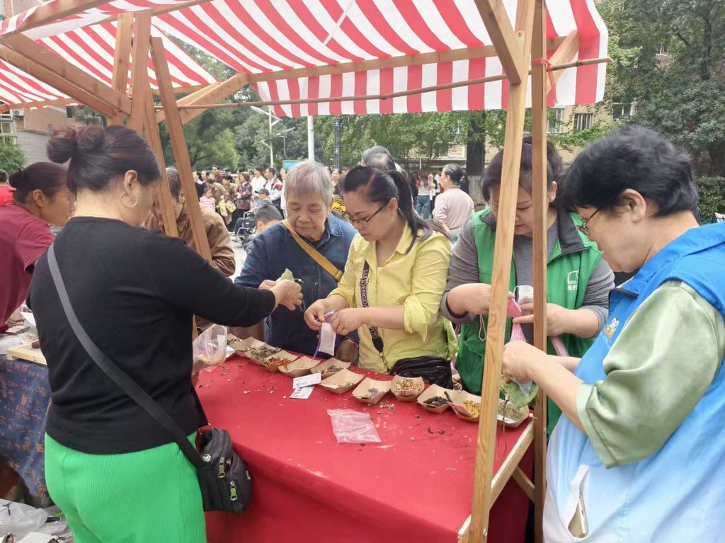 嵩山路街道第六届“幸福邻里节”湘银社区“邻里一家亲 幸福一家人”主题活动