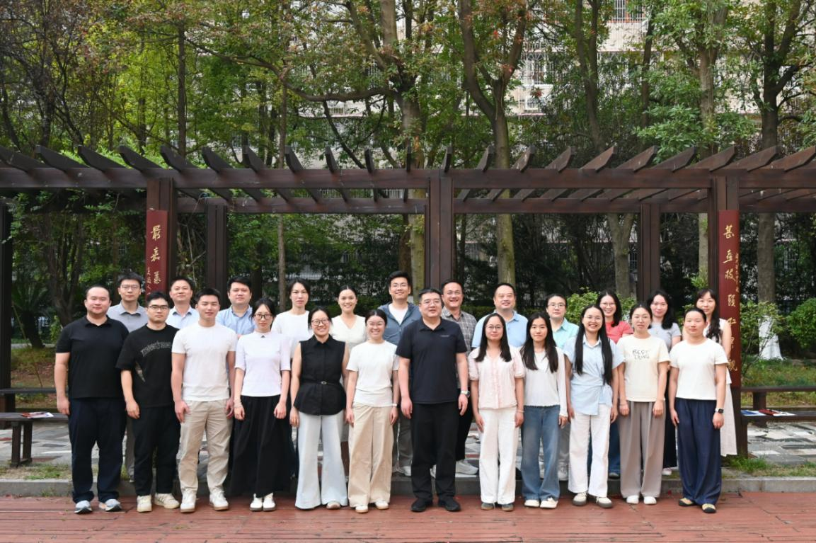 市财政局举办“财苑薪火”师徒结对 启动仪式